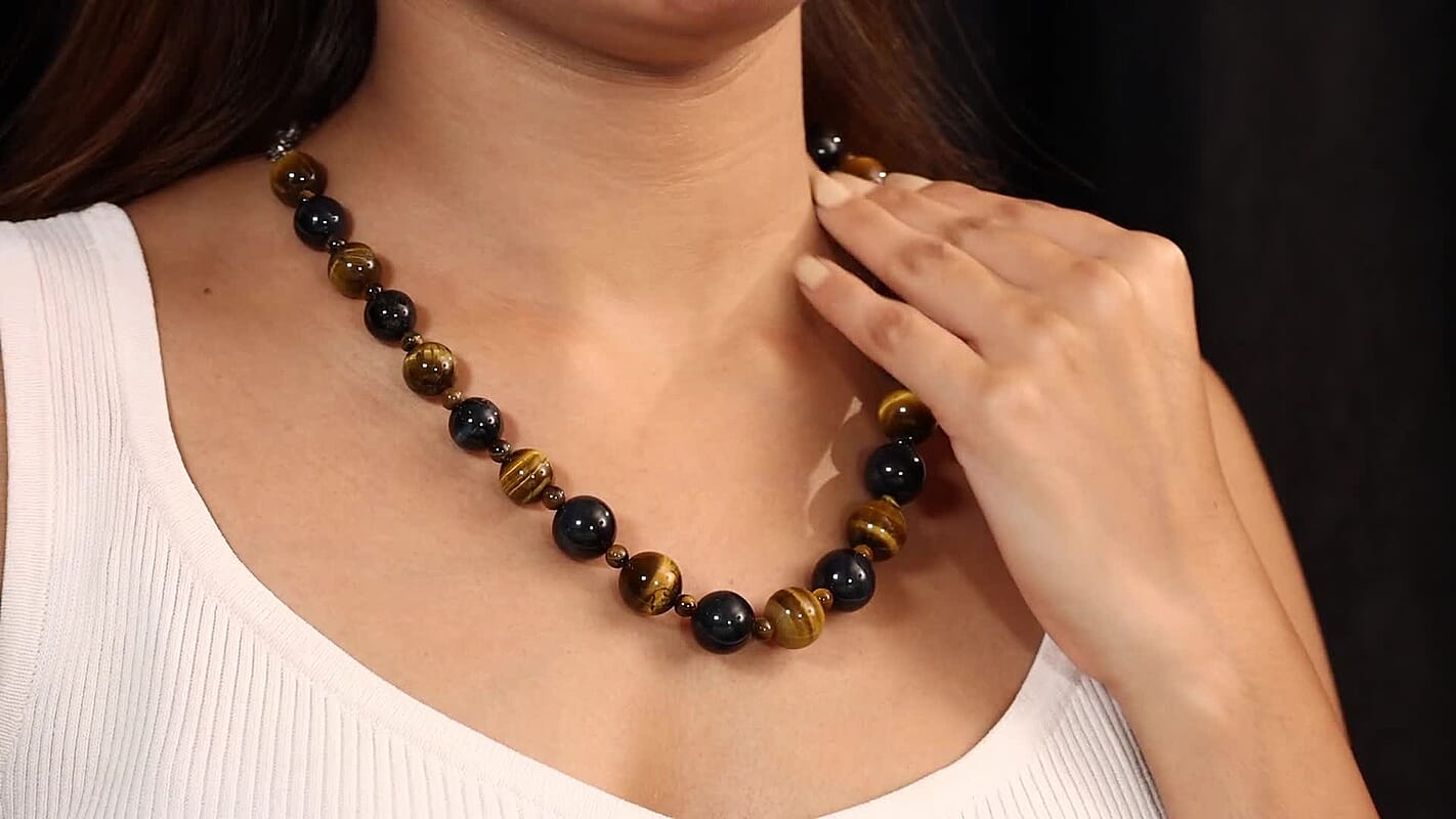 EverTrue Blue and Red Tiger Eye Necklace (20 Inches) in Platinum Bond 473.00 ctw