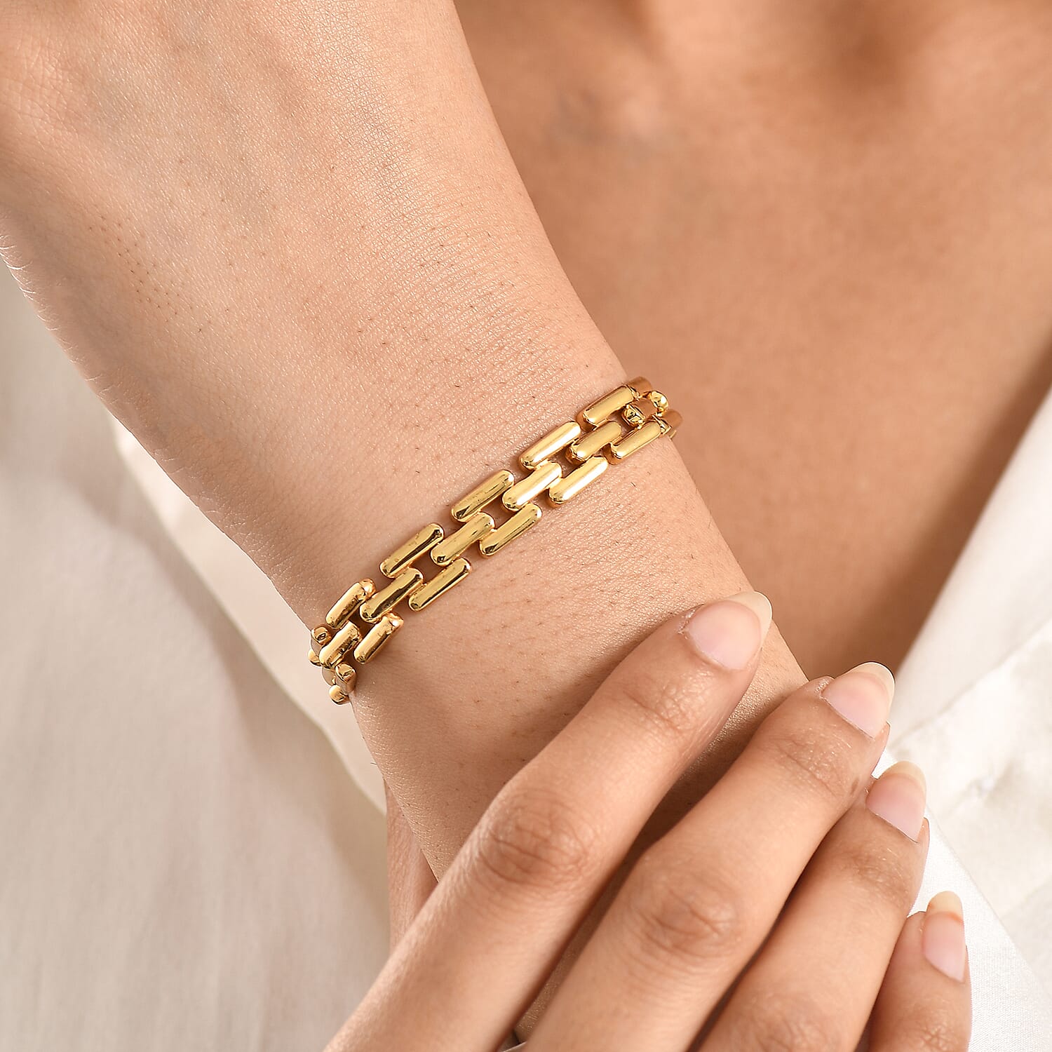 EverTrue Bronzella Collection Modern Link Luxe Bracelet in 18K Yellow Gold Plated Bronze (6.50 In)