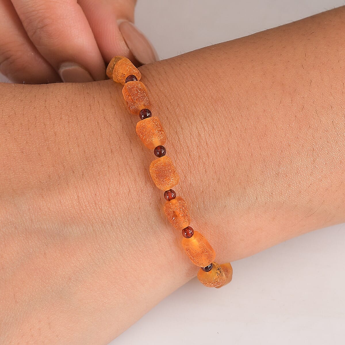 Honey Amber 25.00 ctw Beaded Stretch Bracelet image number 2