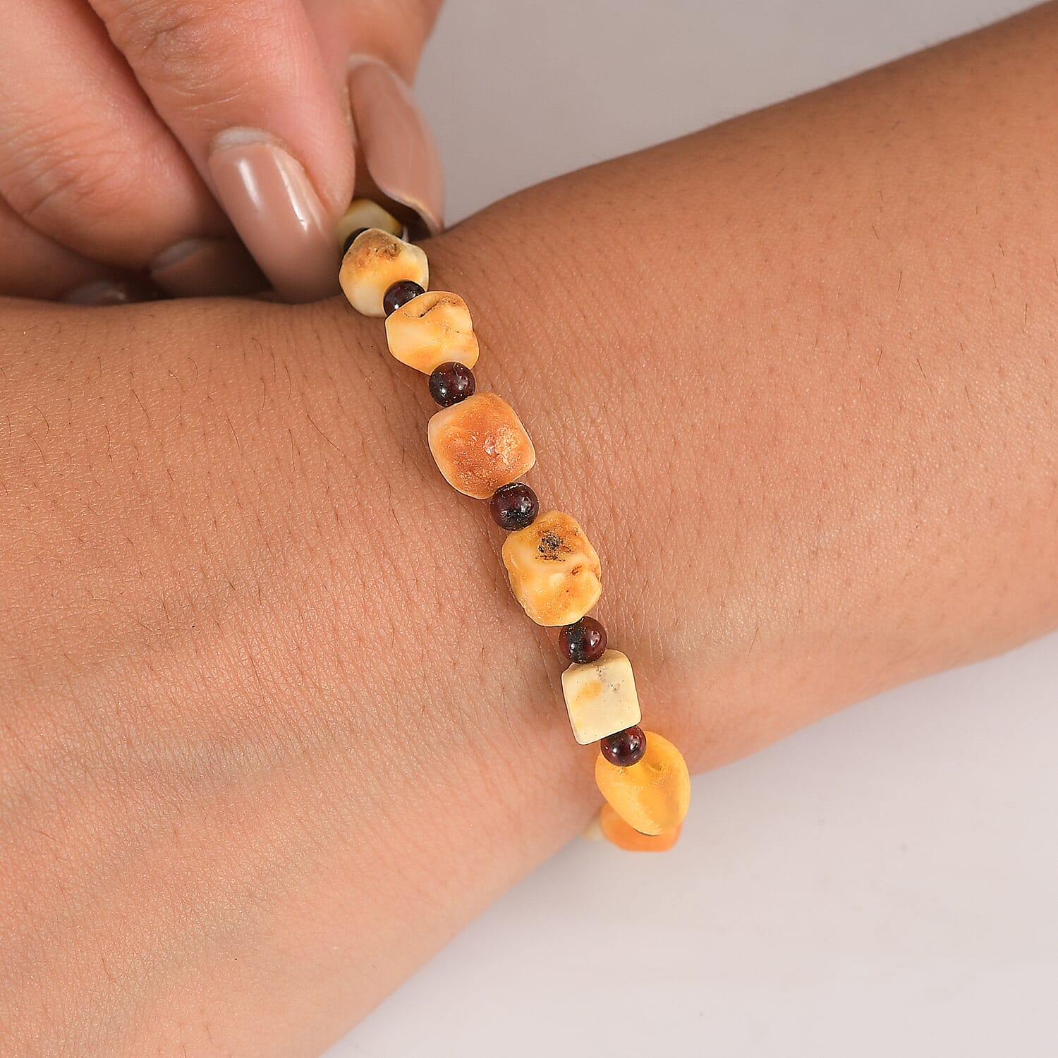 Caramel Amber 30.00 ctw Beaded Stretch Bracelet
