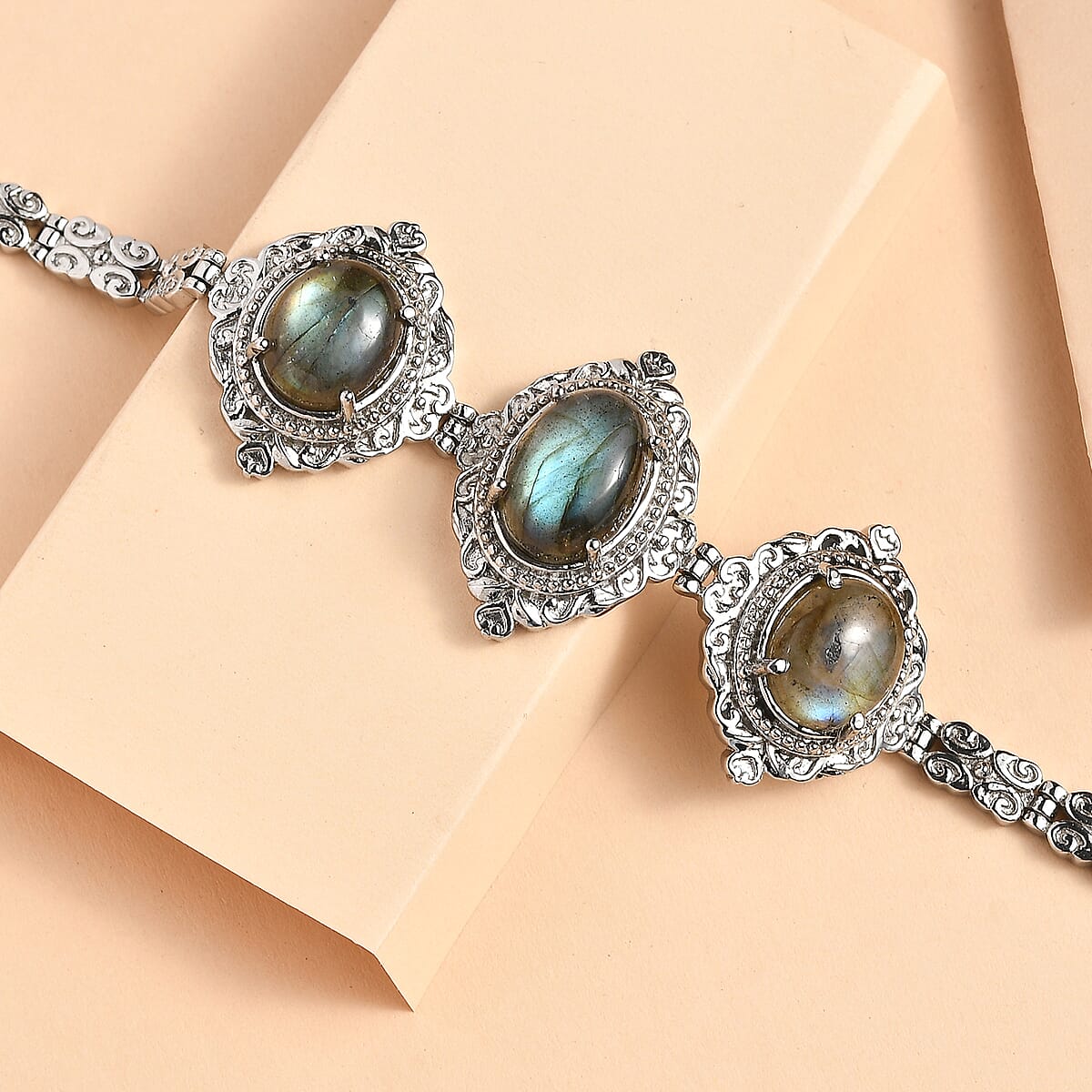 EverTrue Malagasy Labradorite 18.30 ctw Motif Linked Bracelet in Stainless Steel (7.00 In) image number 1