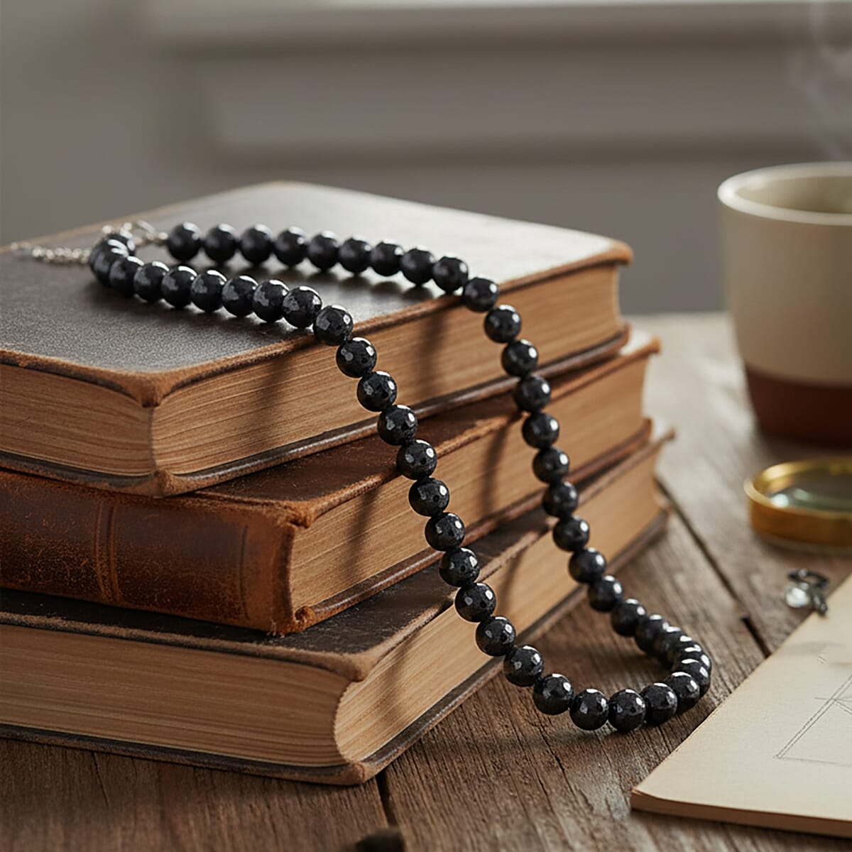 Peacock Color Shell Pearl Necklace in Silvertone 20-22 Inches image number 1