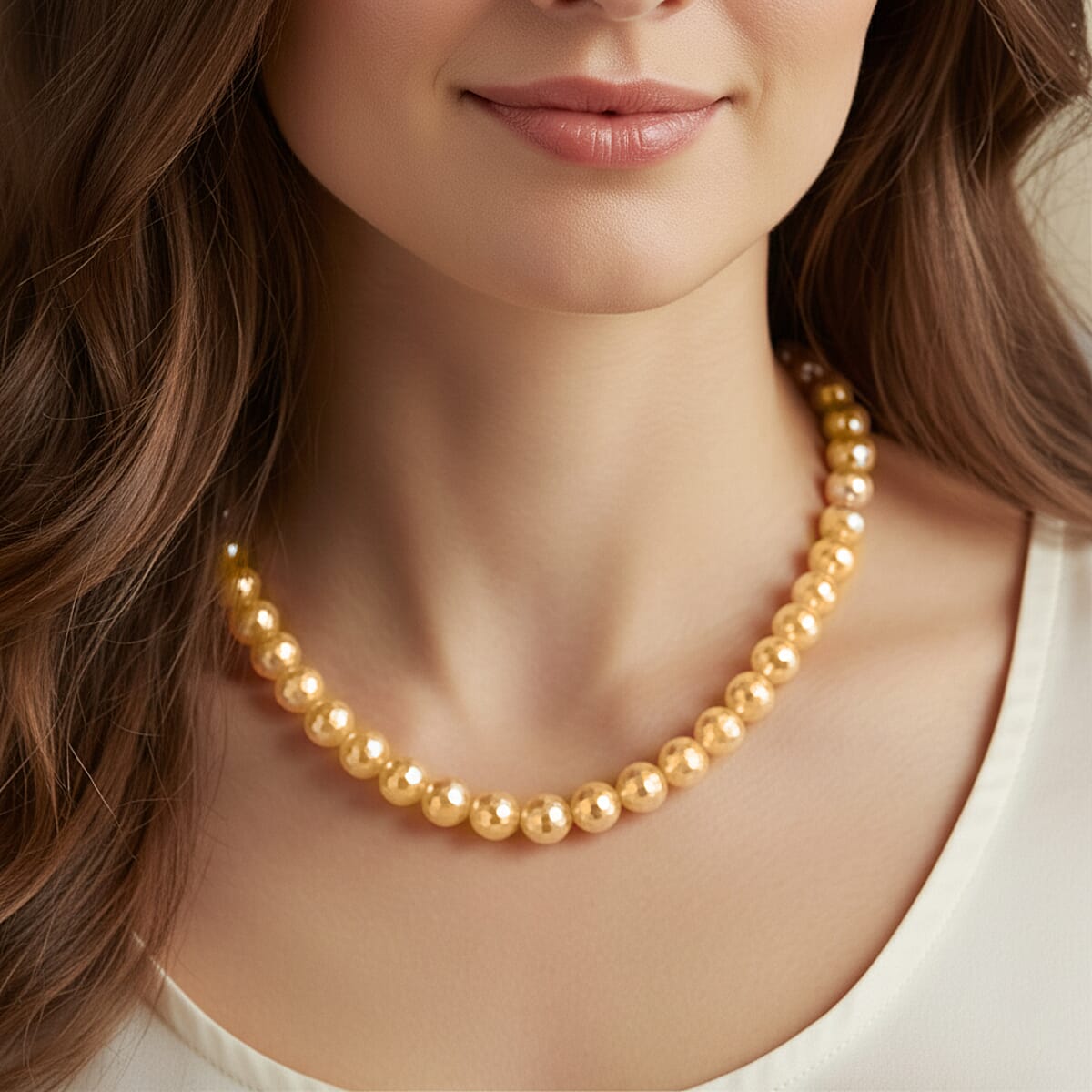 Golden Shell Pearl Necklace in Silvertone 20-22 Inches image number 2