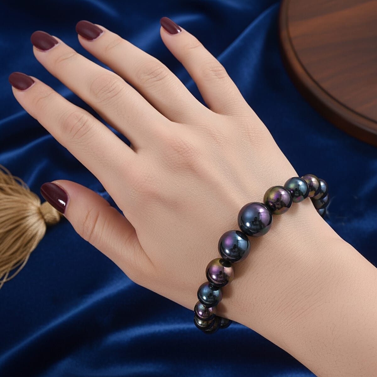 Peacock Color Shell Pearl Stretch Bracelet (7-7.5In) image number 2