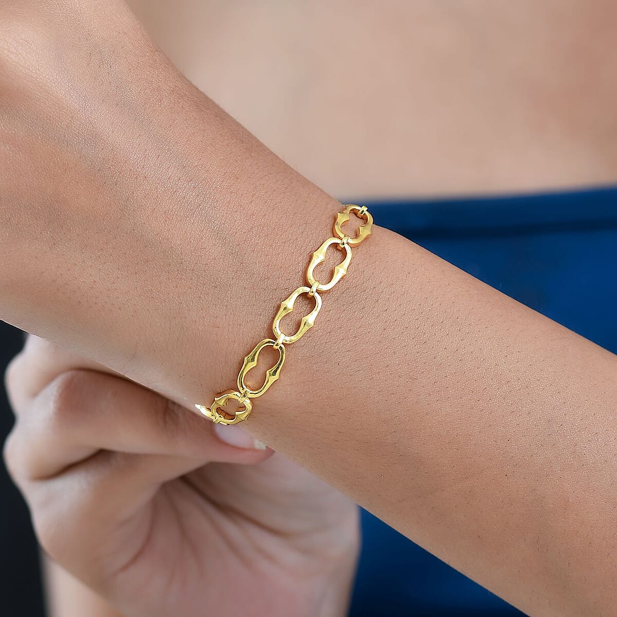 EverTrue Bronzella Collection Interlocking Loop Bracelet in 18K YG Plated Bronze (7.25 In) image number 2
