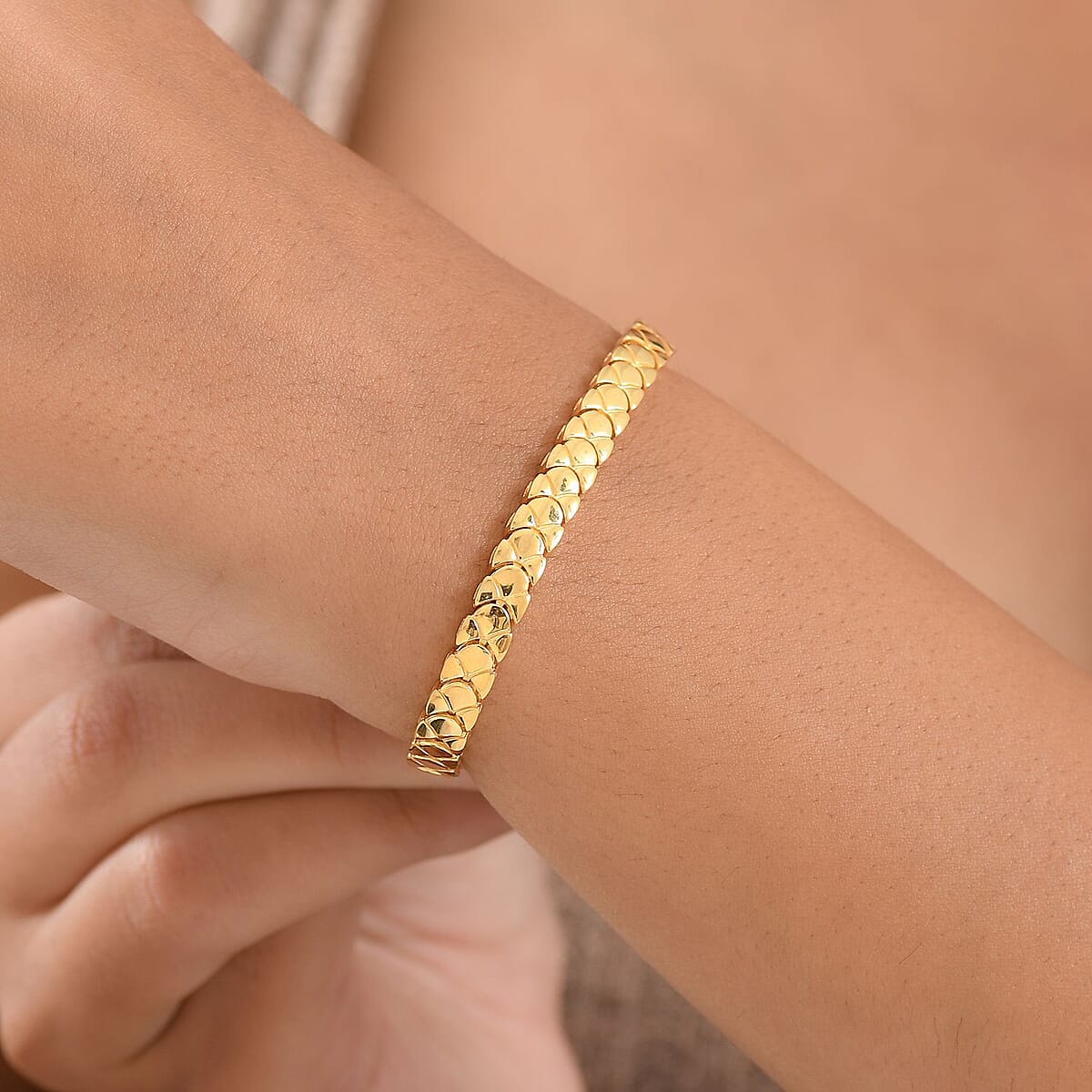 EverTrue Bronzella Collection Dragon scale Weave Link Bracelet in 18K YG Plated Bronze (7.25 In) image number 2