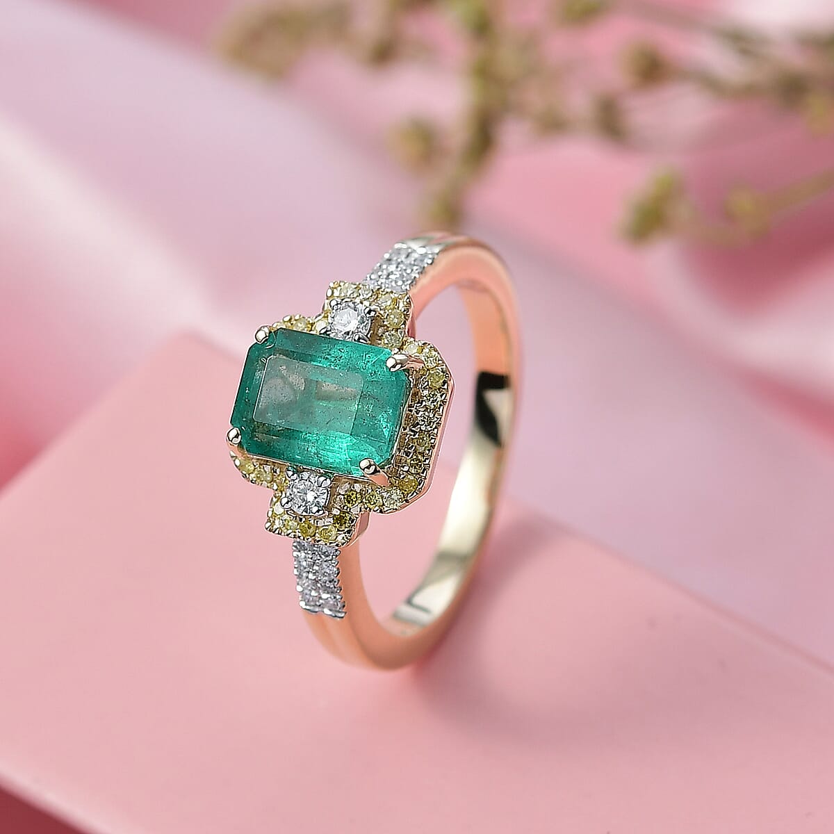 Doorbuster Luxoro AAA Kagem Zambian Emerald, Natural Yellow and White Diamond I2 1.75 ctw Art Deco Ring in 10K Yellow Gold (Size 7.0) image number 1