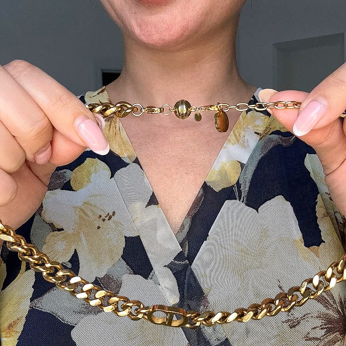 7mm Magnetic Lock with Lobster Lock in 10K Yellow Gold 1.35 Grams image number 4