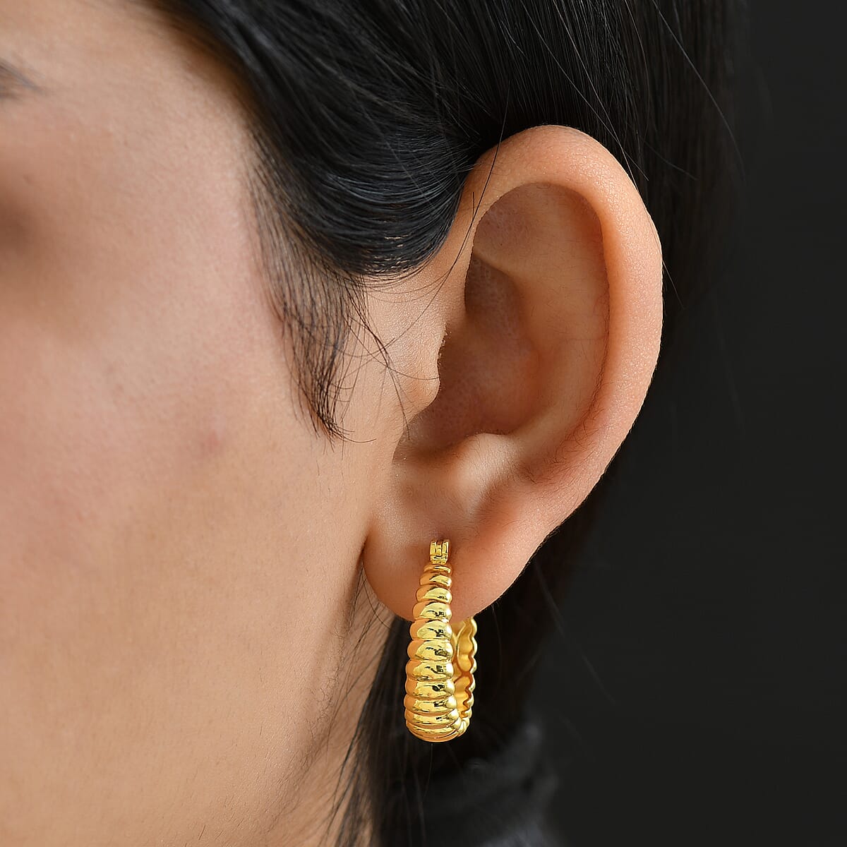 EverTrue Bronzella Collection Ribbed Hoop Earrings in 18K YG Plated Bronze image number 2