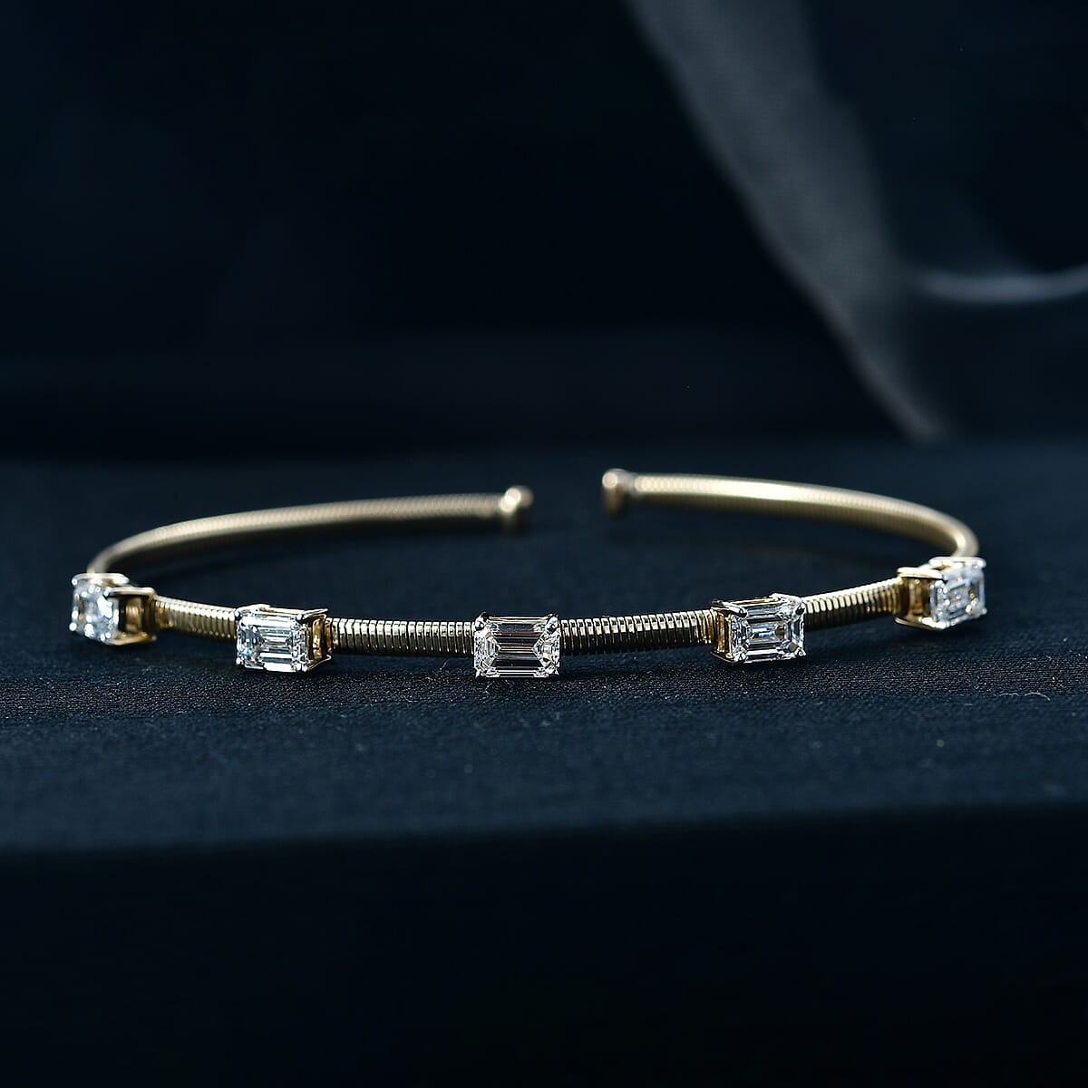 Luxuriant Lab Grown Diamond E-F VS 3.00 ctw Cuff Bracelet in 10K Yellow Gold (7.25 In) image number 1