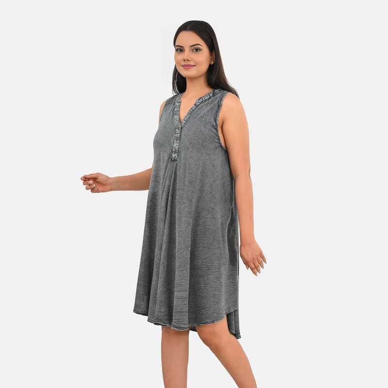 La Marey Gray Solid Stone-Wash Umbrella Dress with collar and Buttons - One Size Plus