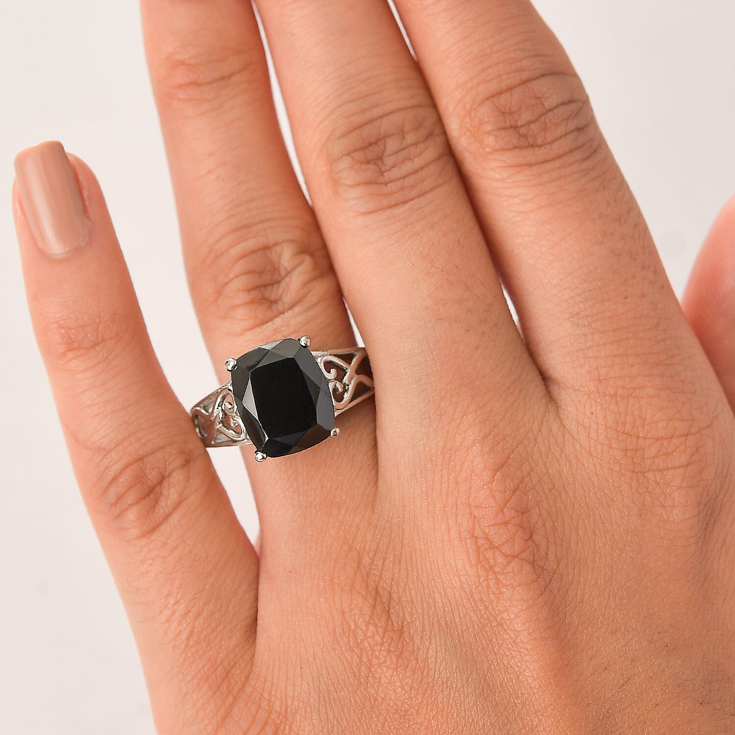 EverTrue Thai Black Spinel 7.15 ctw Solitaire Ring in Stainless Steel (Size 8.0)