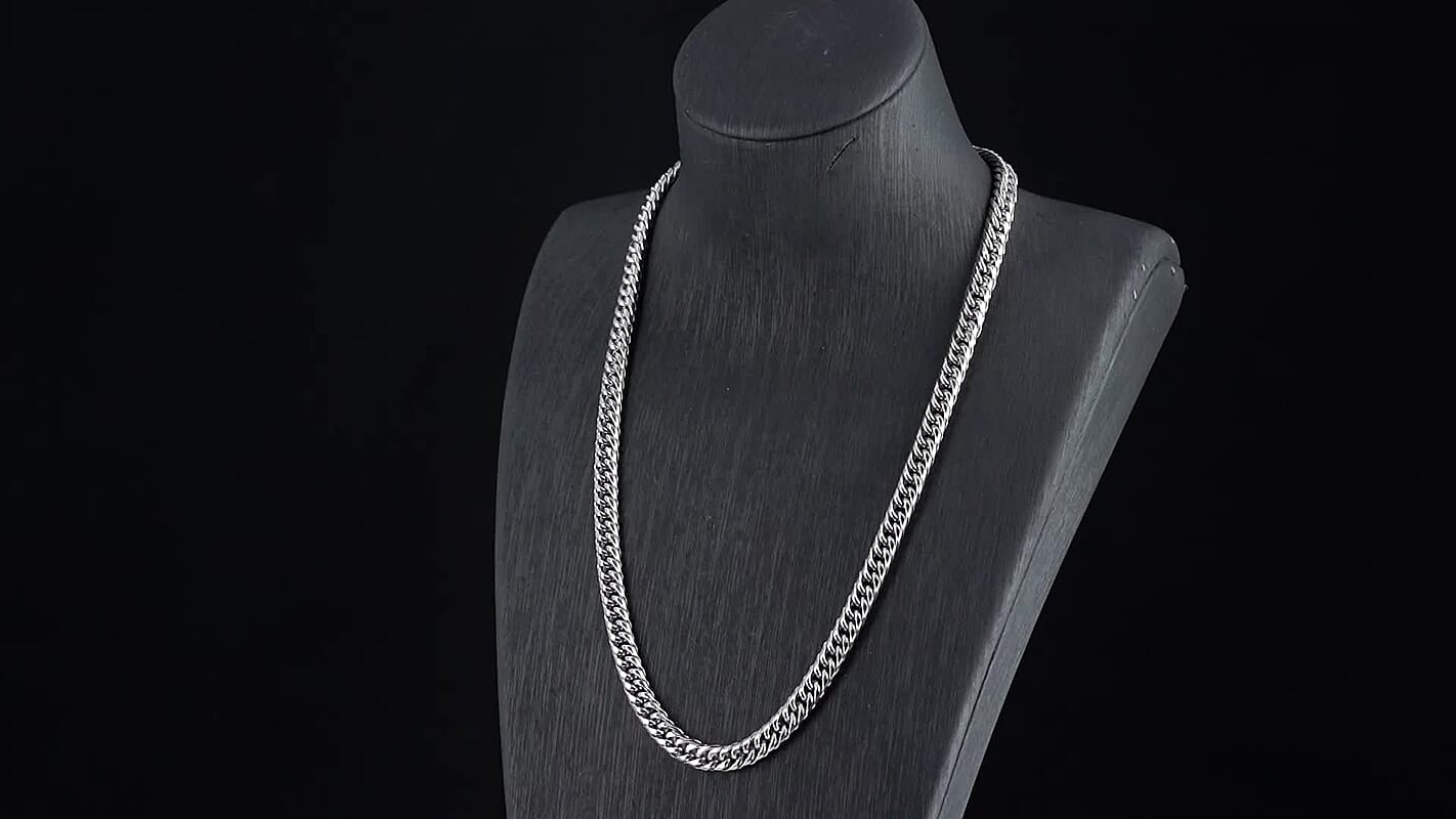 Sleek Cuban Link Chain Necklace in Stainless Steel 20-22 Inches