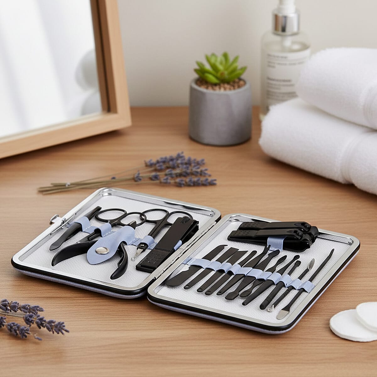 Livmore Blue 18 Piece Manicure Set image number 1