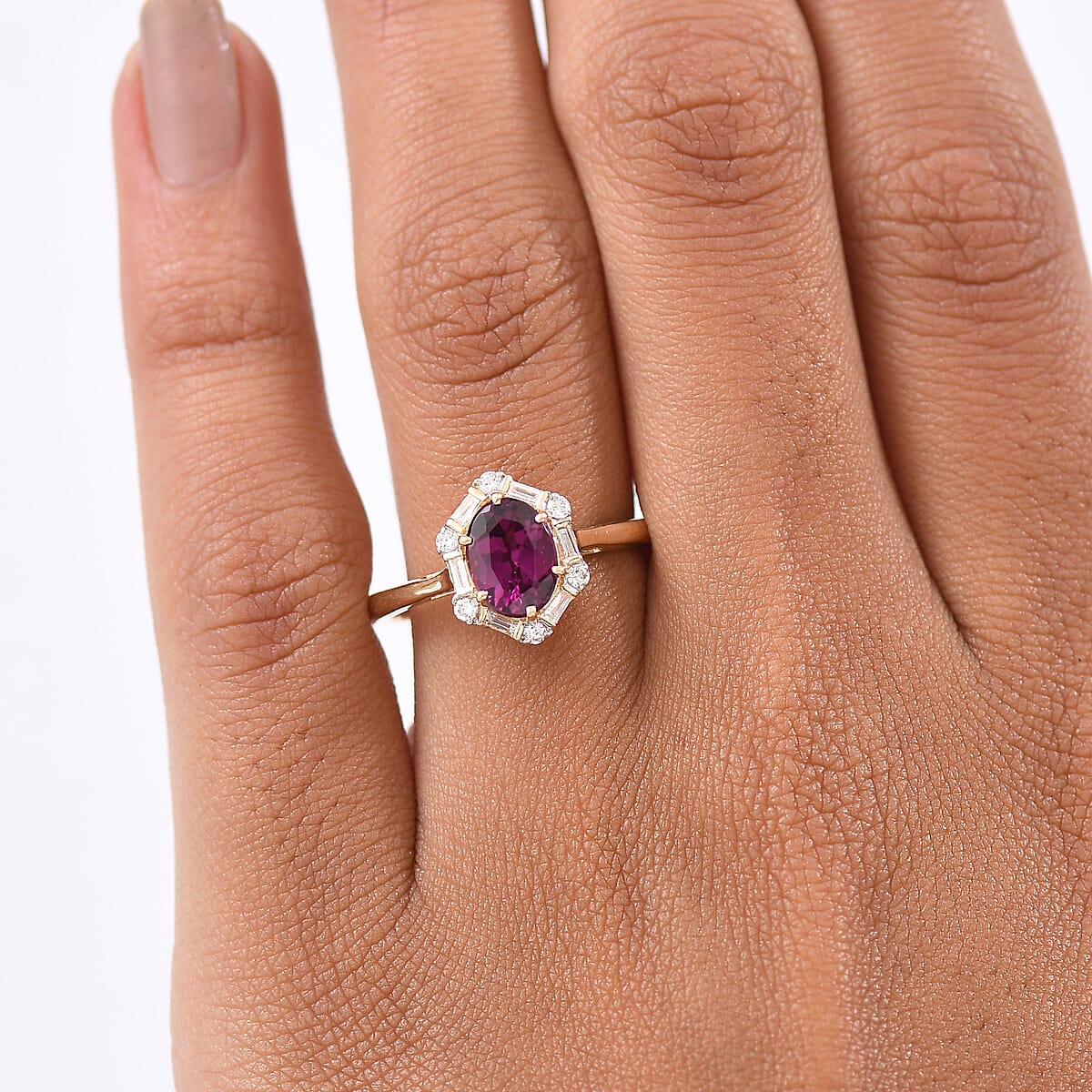 Certified & Appraised AAA Radiant Ember Garnet and Luxuriant Lab Grown Diamond G-H SI 1.65 ctw Ring in 10K Yellow Gold (Size 10.0) image number 2