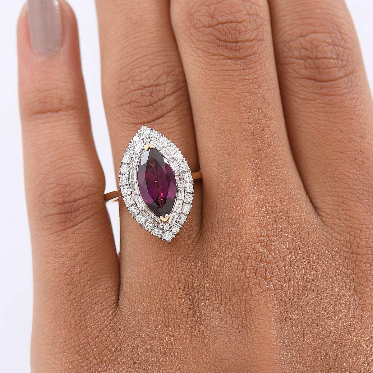 Certified & Appraised AAA Radiant Ember Garnet and Luxuriant Lab Grown Diamond G-H SI 3.63 ctw Ring in 10K Yellow Gold (Size 10.0) image number 2