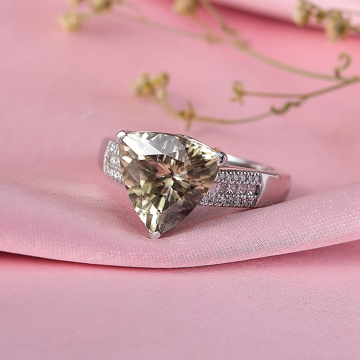 Doorbuster Rhapsody AAAA Turkizite and Diamond E-F VS 5.20 ctw Vibrancy of life Ring in 950 Platinum (Size 9.0) 7.35 Grams image number 1