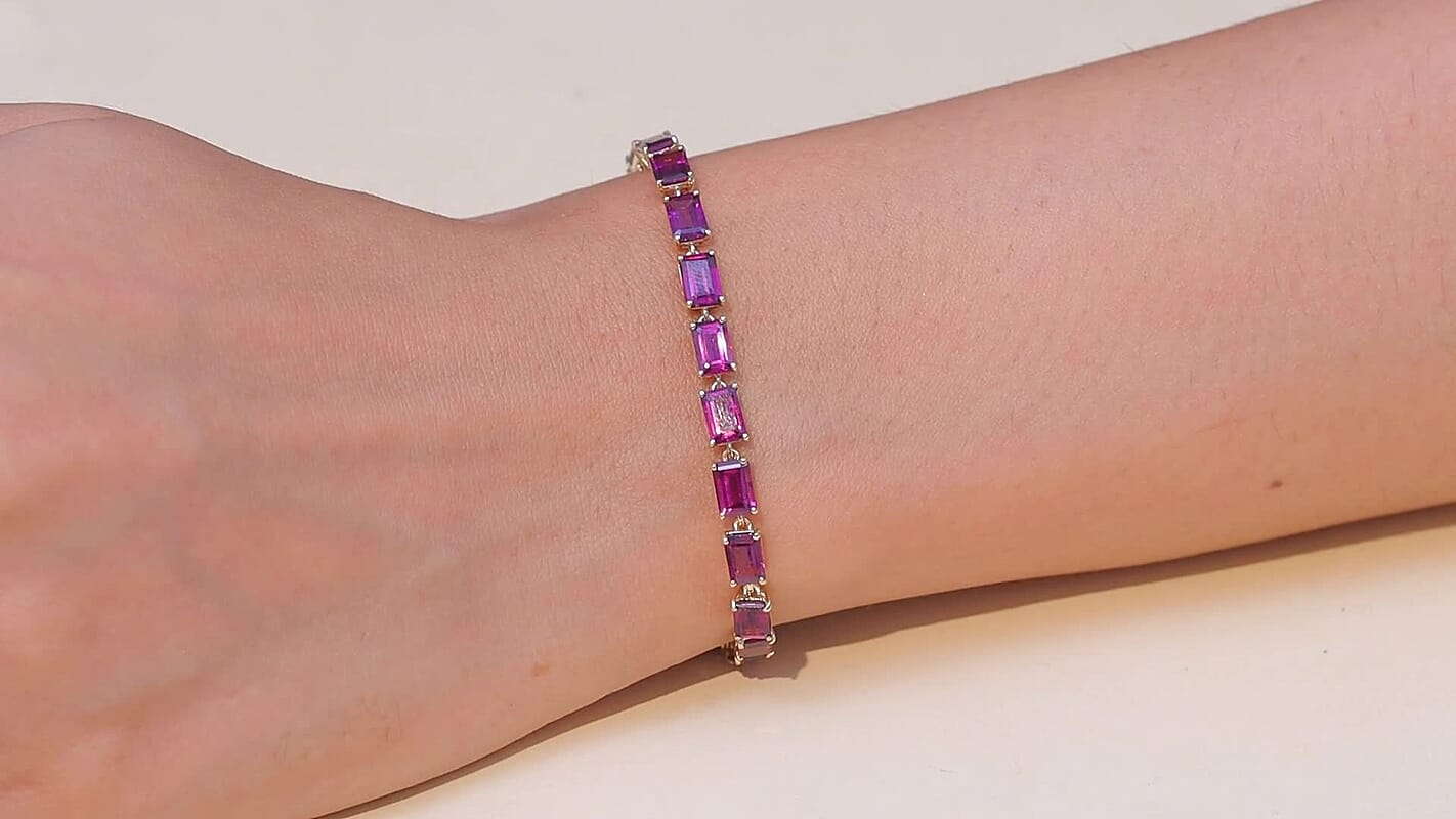 Luxoro AAA Radiant Ember Garnet 18.00 ctw Tennis Bracelet in 10K Yellow Gold (7.25 In)