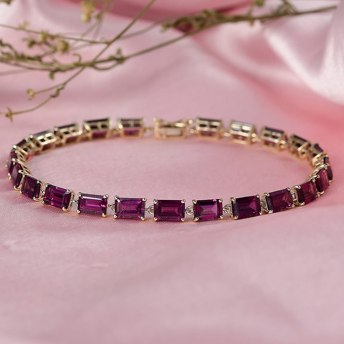 Doorbuster Luxoro AAA Radiant Ember Garnet 18.00 ctw Tennis Bracelet in 10K Yellow Gol (7.25 In) (Del. in 10-12 Days)  image number 1