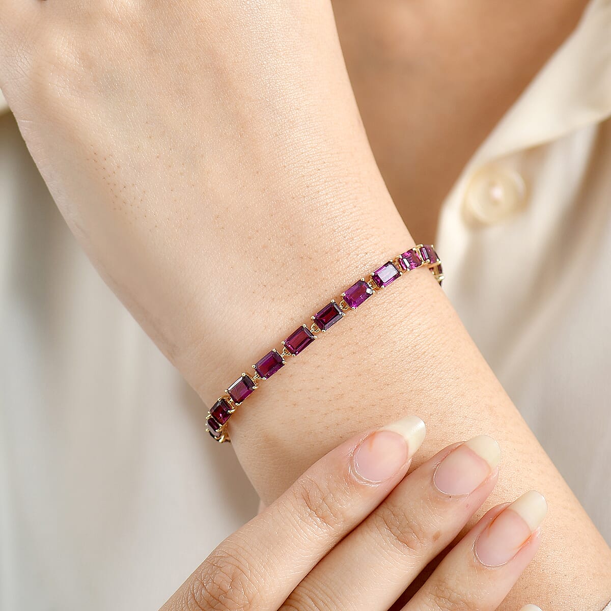  Luxoro AAA Radiant Ember Garnet 14.50 ctw Tennis Bracelet in 10K Yellow Gol (6.50 In) image number 2