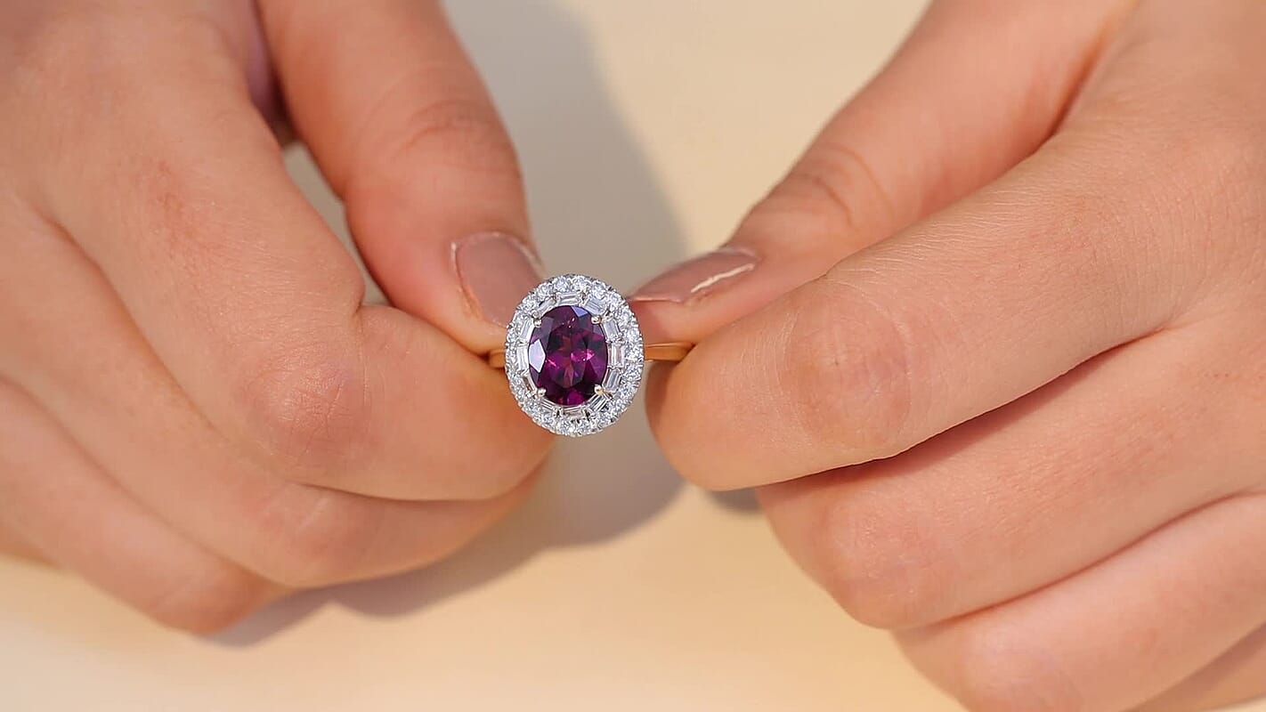 Certified & Appraised 10K YG Radiant Ember Garnet, Luxuriant Lab Grown Diamond (G-H, SI) Ring (Size 10.0) 3.63 ctw