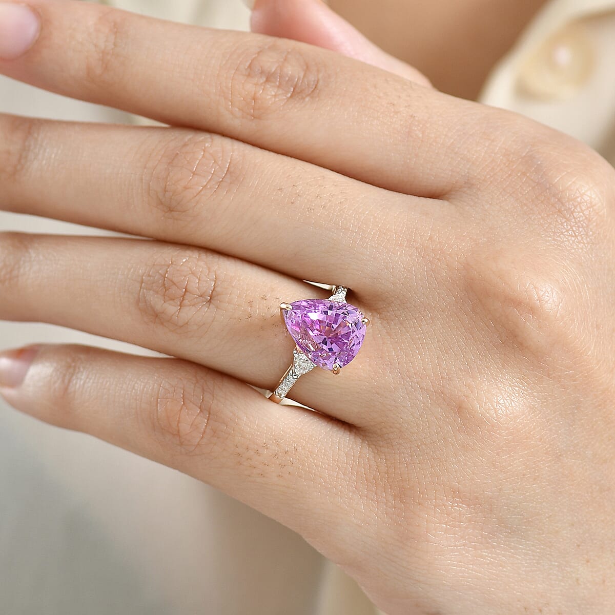 AAA Patroke Kunzite and Luxuriant Lab Grown Diamond E-F VS 5.75 ctw Ring in 10K Rose Gold (Size 8.0) image number 2