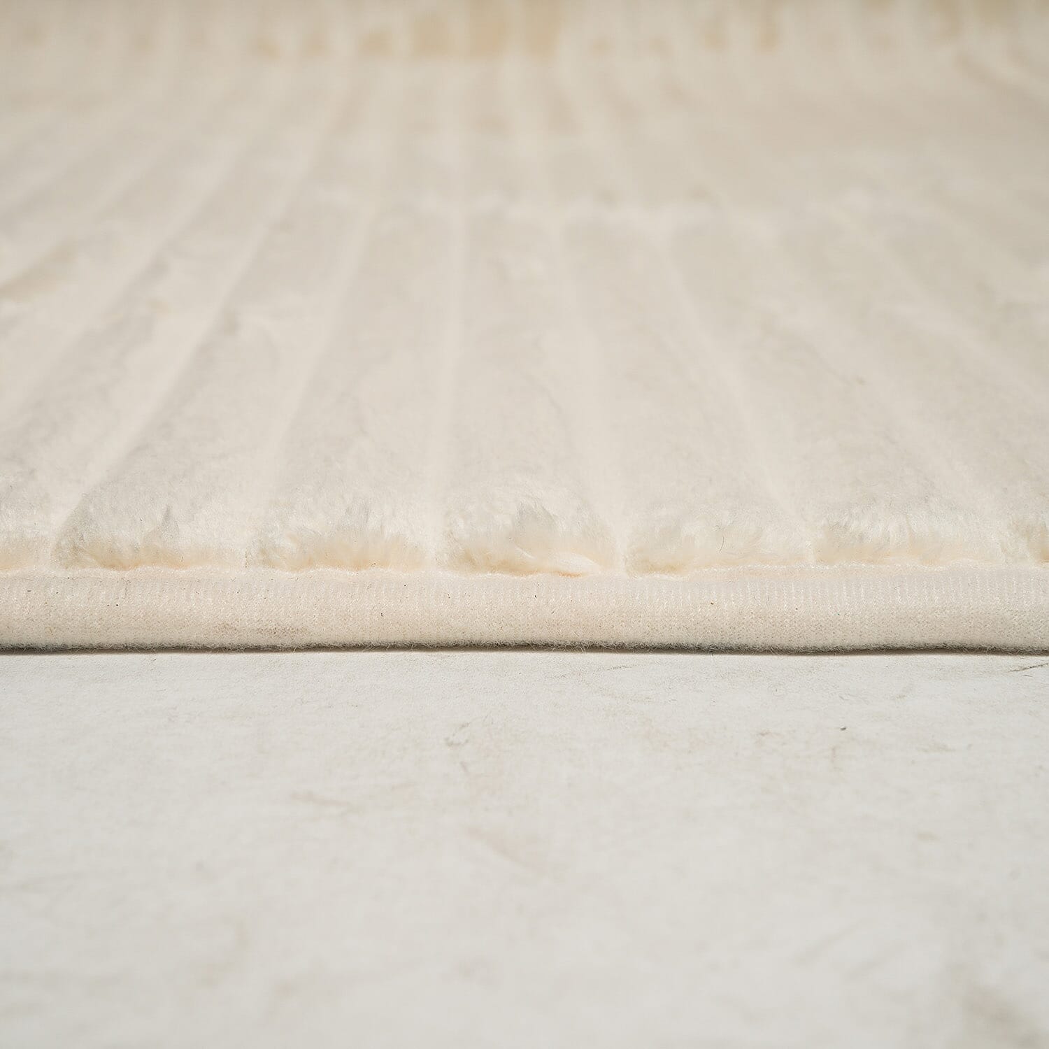 Supreme Living Cream Memory Foam Rug (4x6 ft)