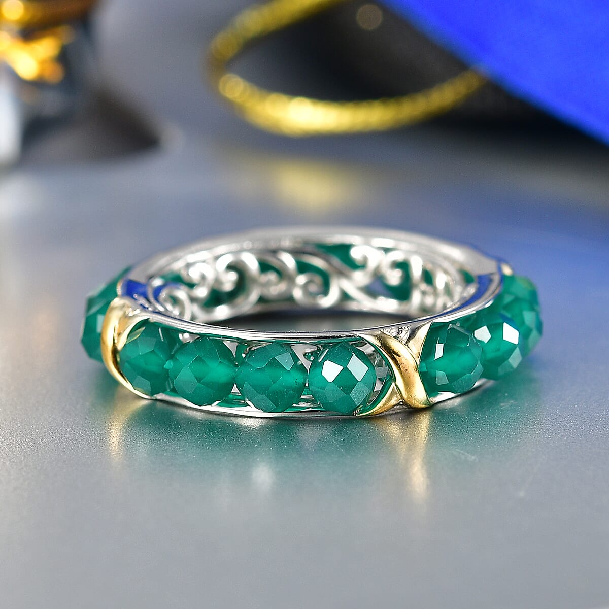 EverTrue Verde Onyx 7.50 ctw XOXO Band Ring in 18K YG Plated and Platinum Bond (Size 7.0) image number 1