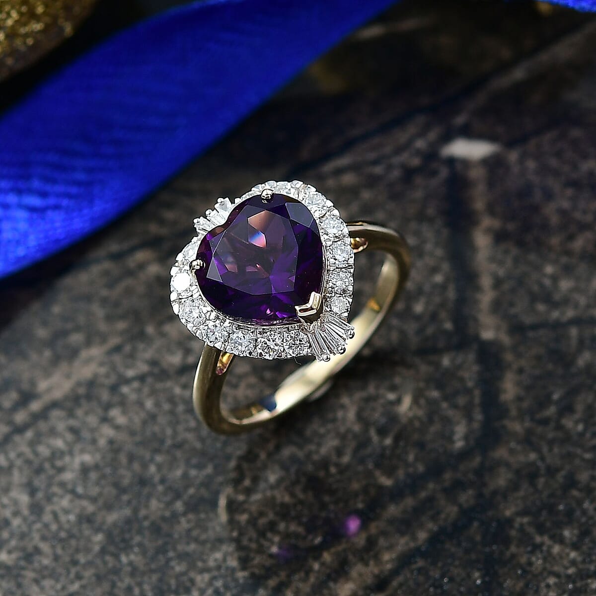 AAA Brejinho Amethyst and Luxuriant Lab Grown Diamond G-H SI 4.09 ctw Ring in 10K Yellow Gold (Size 7.0) image number 1
