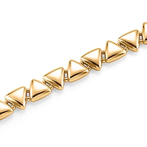 Geometric Pyramid Link Necklace (20 Inches) in Goldtone