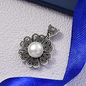 D'Joy Indian Artisan Crafted Freshwater Pearl Flower Petals Pendant without Chain in Sterling Silver