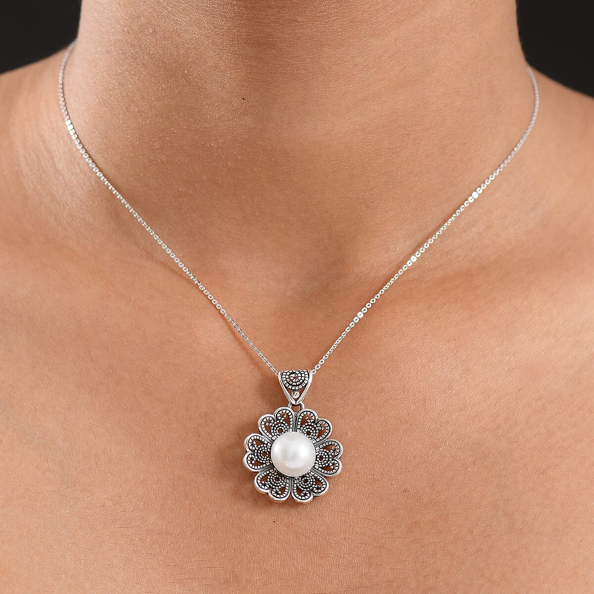 Doorbuster D'Joy Indian Artisan Crafted Freshwater Pearl Floral Pendant in Sterling Silver image number 2
