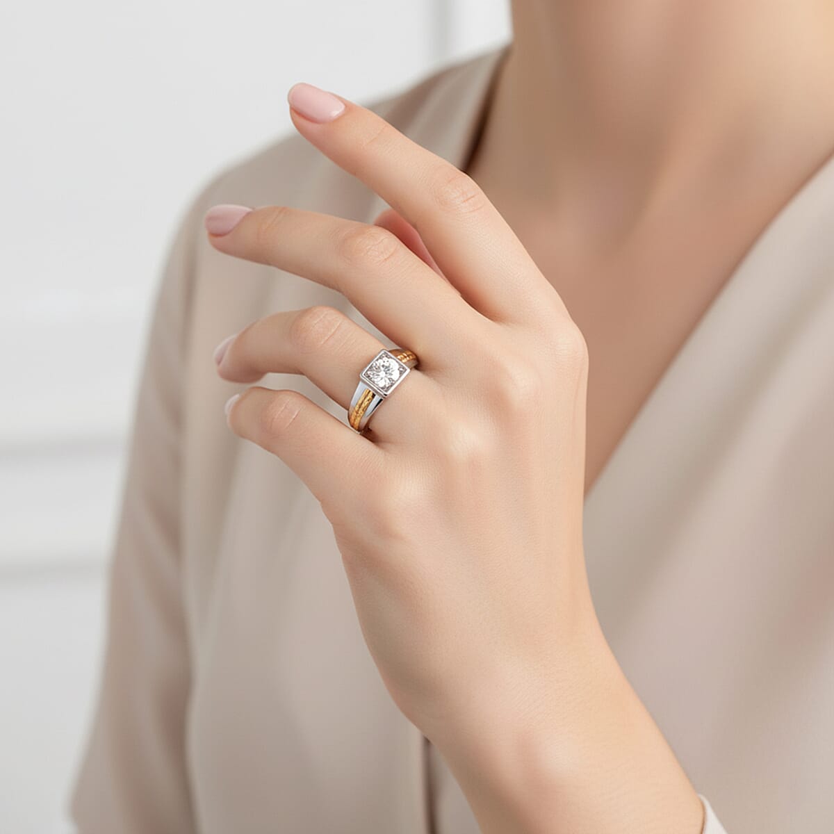 IGI Certified Luxuriant Lab Grown Diamond VS2 1.00 ctw Command Square Men's Ring in 10K White and Yellow Gold (Size 12.0) image number 2