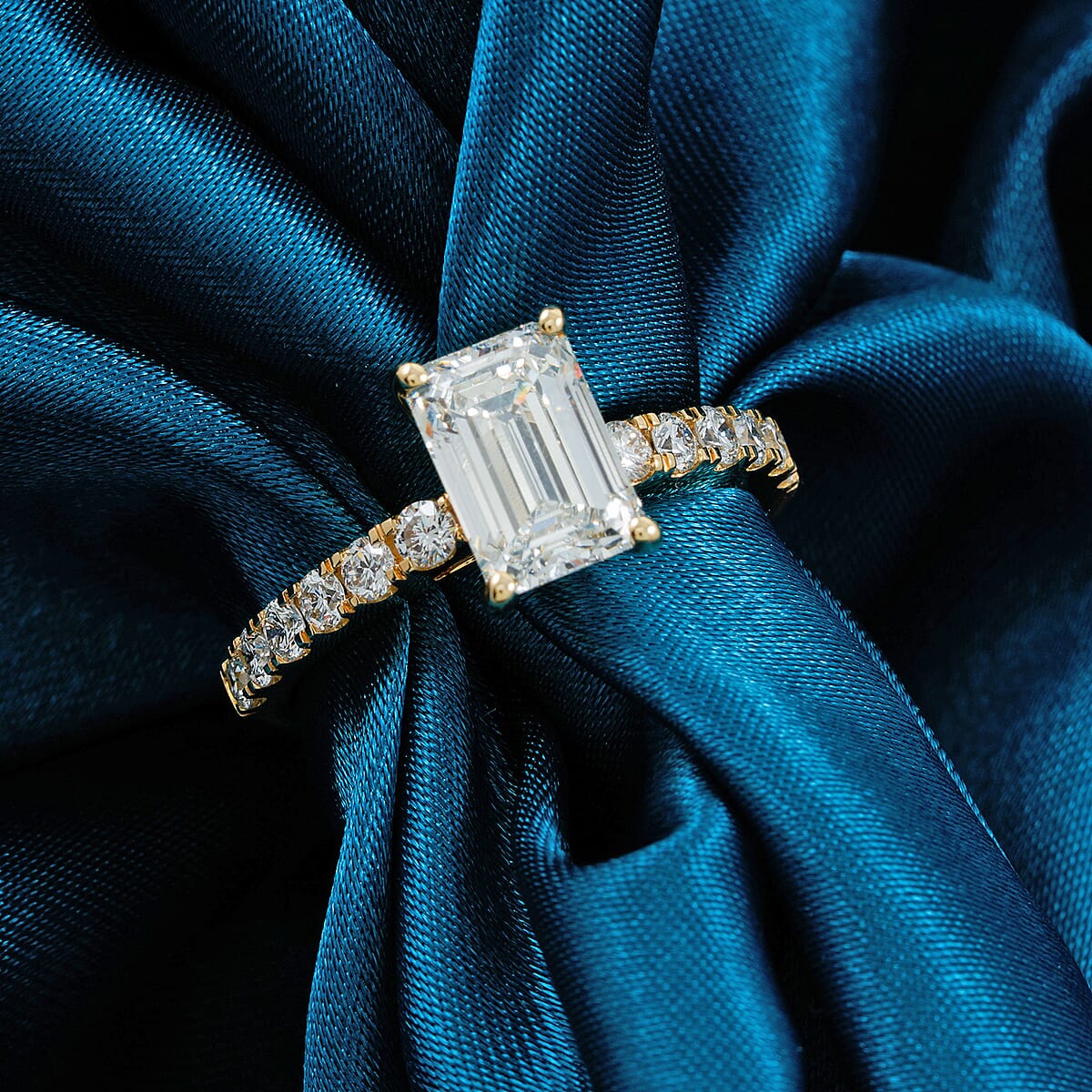 Luxuriant Lab Grown Diamond SI1-SI2 2.50 ctw Ring in 14K Yellow Gold (Size 5.0) image number 1