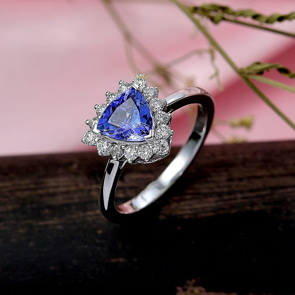  Certified & Appraised AAA Tanzanite and Luxuriant Diamond G-H SI 1.60 ctw Classical Halo Ring in 10K White Gold (Size 5.0) image number 1
