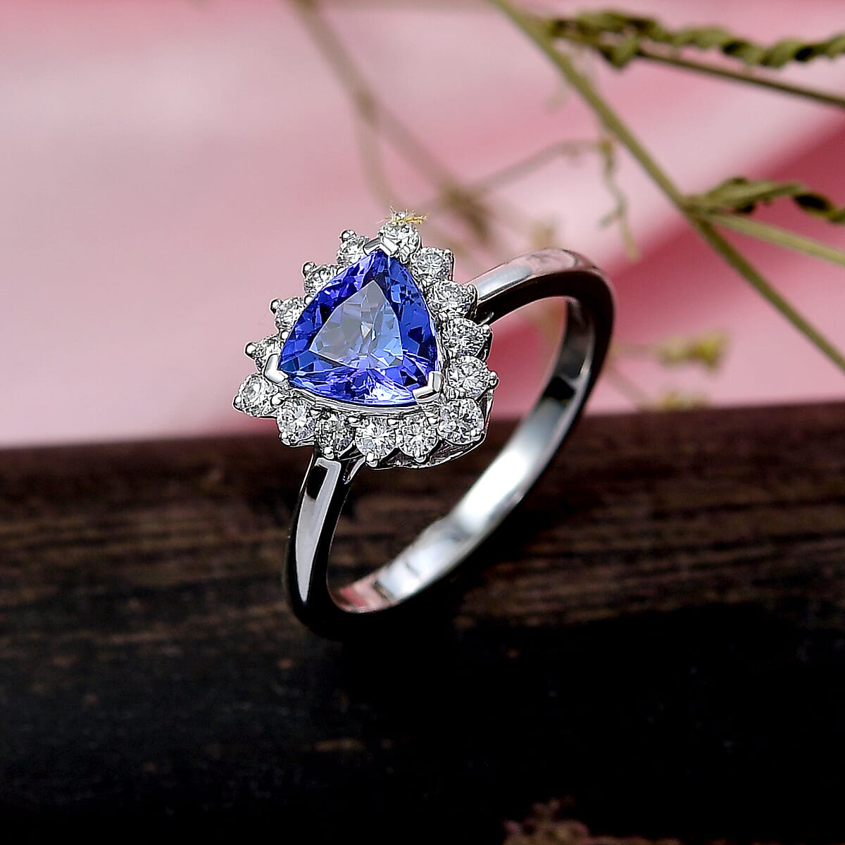 Certified & Appraised AAA Tanzanite and Luxuriant Diamond G-H SI 1.60 ctw Classical Halo Ring in 10K White Gold (Size 8.0) image number 1