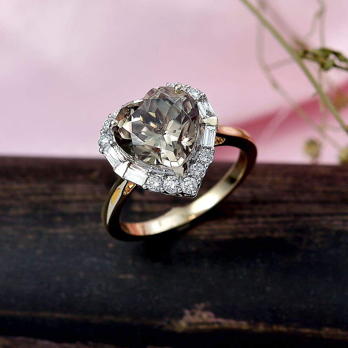 Doorbuster Certified & Appraised AAA Turkizite and Luxuriant Diamond G-H SI 5.66 ctw Heart Halo Ring in 10K Yellow Gold (Size 6.0) image number 0