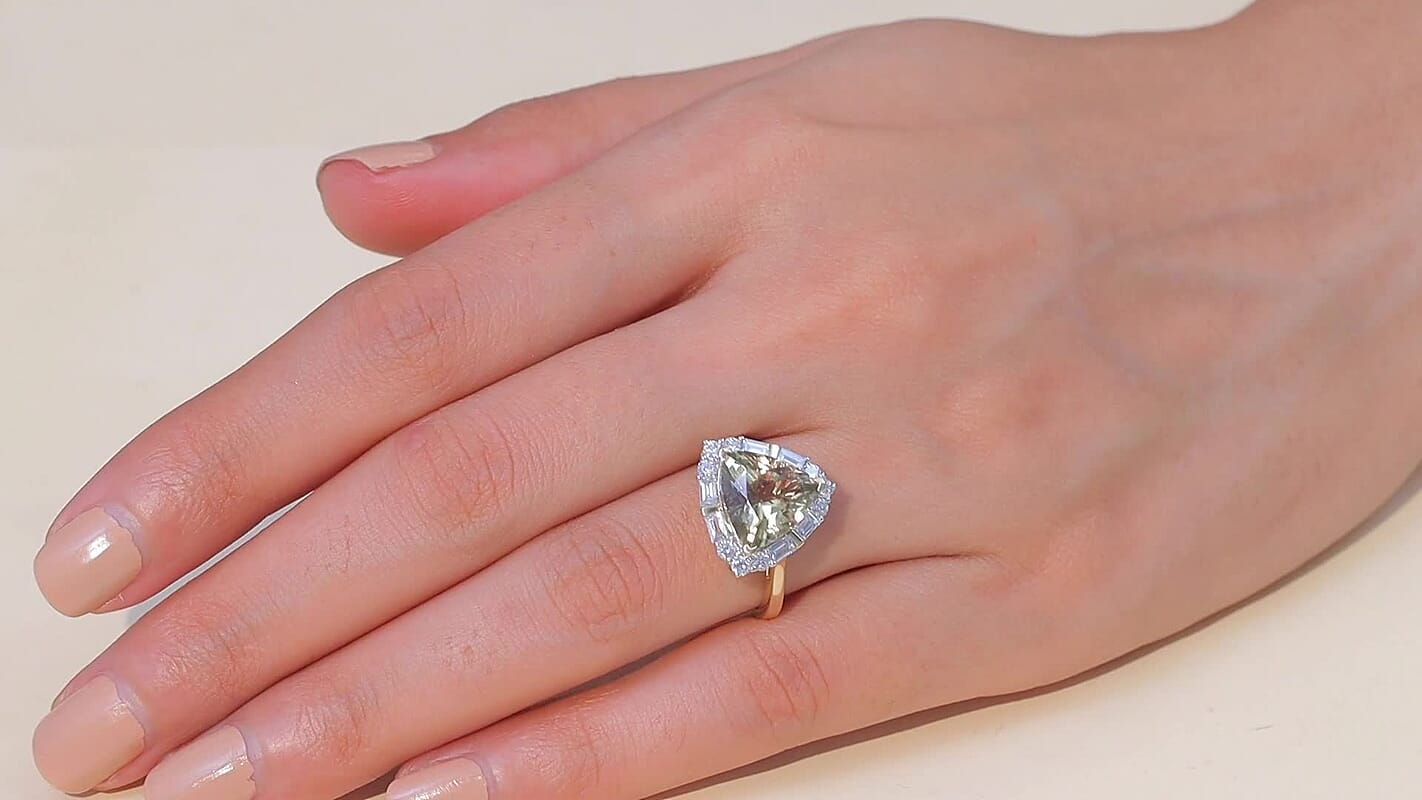 Certified & appraised AAA Turkizite and Luxuriant Diamond G-H SI 5.85 ctw Ring in 10K Yellow Gold