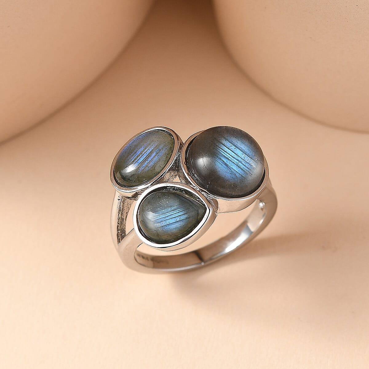 EverTrue Malagasy Labradorite 8.15 ctw Ring in Stainless Steel (Size 10.0) image number 1