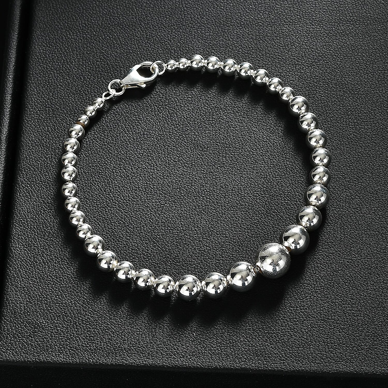 D'Joy Sterling Silver Beaded Graduated Bracelet (6.25 In) (9 g)