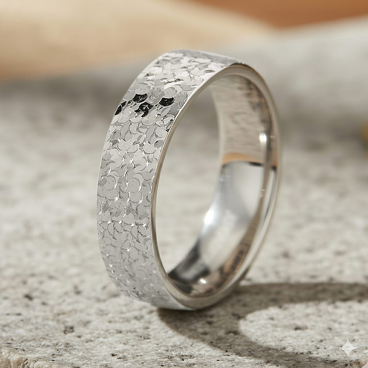 Rhapsody Hammered Band Ring in 950 Platinum (Size 8.0) 5.60 Grams image number 1