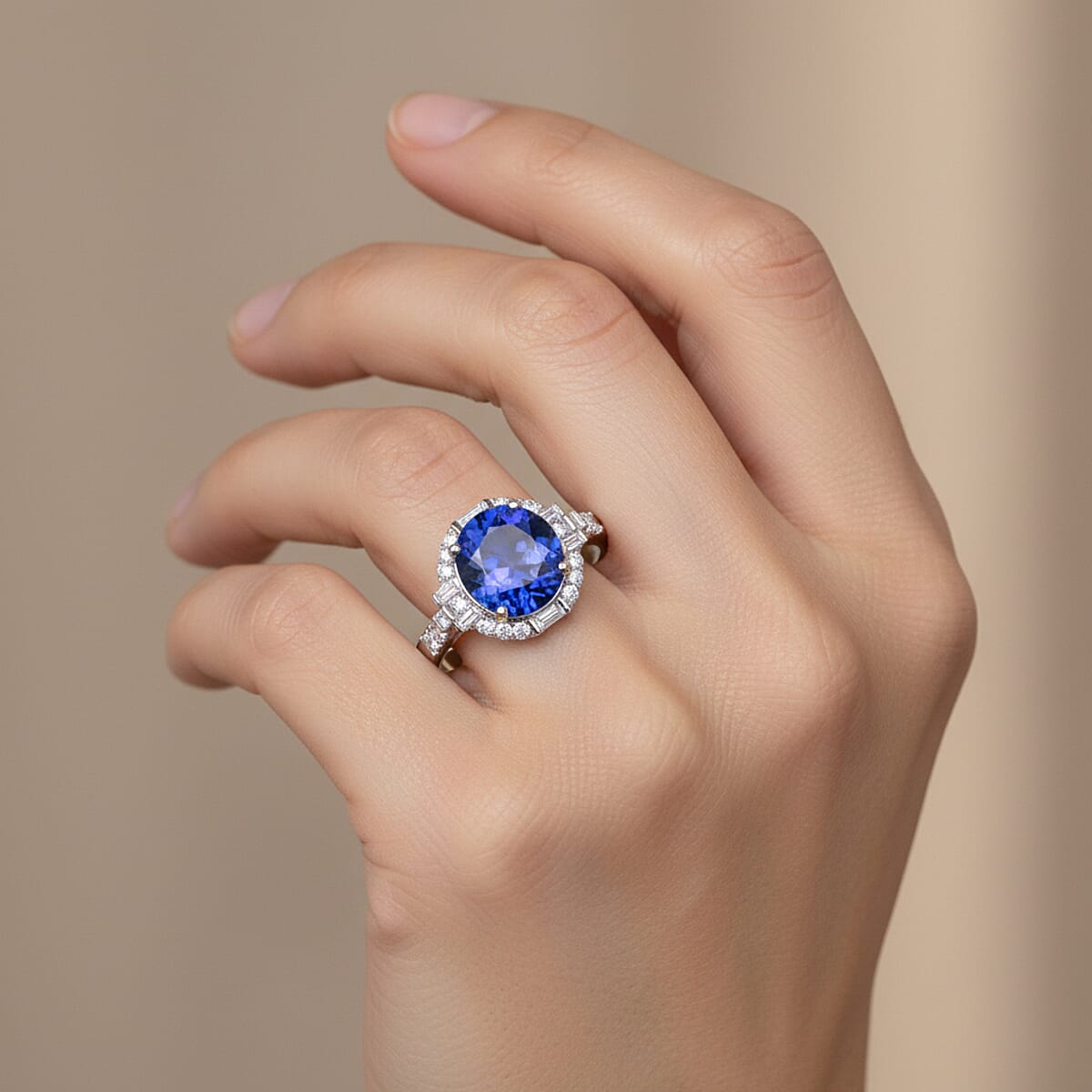 Doorbuster Certified & Appraised Rhapsody AAAA Tanzanite and Diamond E-F VS 4.03 ctw Art Deco Ring in 950 Platinum (Size 6.0) 6.83 Grams image number 2