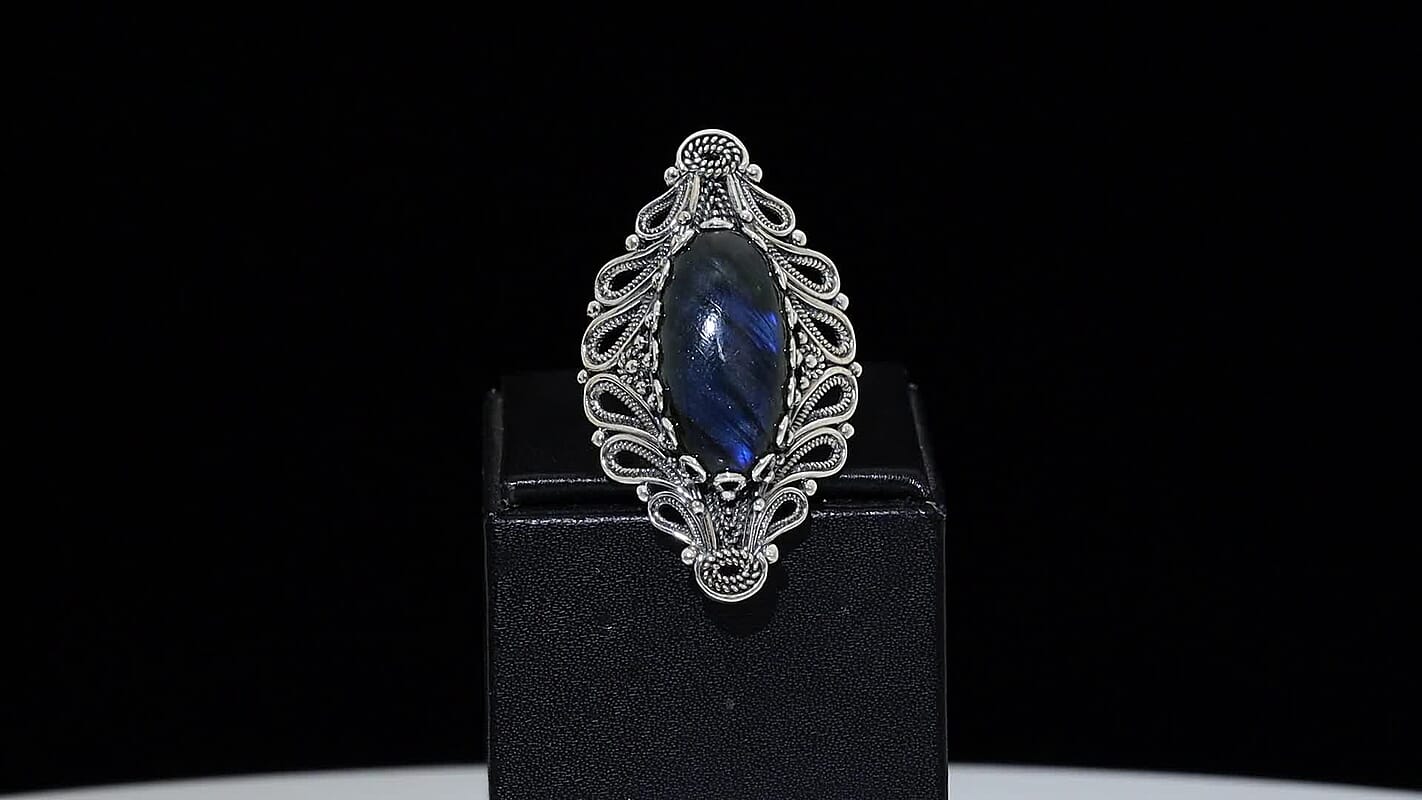 D'Joy Indian Artisan Crafted AAA Malagasy Labradorite Ring in Black Oxidised Sterling Silver (Size 10.0) 15.70 ctw
