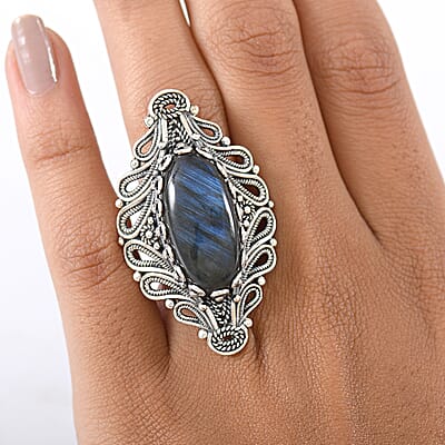 D'Joy Indian Artisan Crafted AAA Malagasy Labradorite 15.70 ctw Ring in Black Oxidised Sterling Silver (Size 7.0)