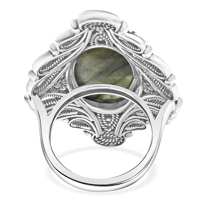 D'Joy Indian Artisan Crafted AAA Malagasy Labradorite 15.70 ctw Ring in Black Oxidised Sterling Silver (Size 7.0)