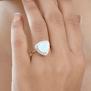 Doorbuster Certified & Appraised AAA Ethiopian Welo Opal and Luxuriant Diamond G-H SI 2.50 ctw Ring in 10K Yellow Gold (Size 10.0)