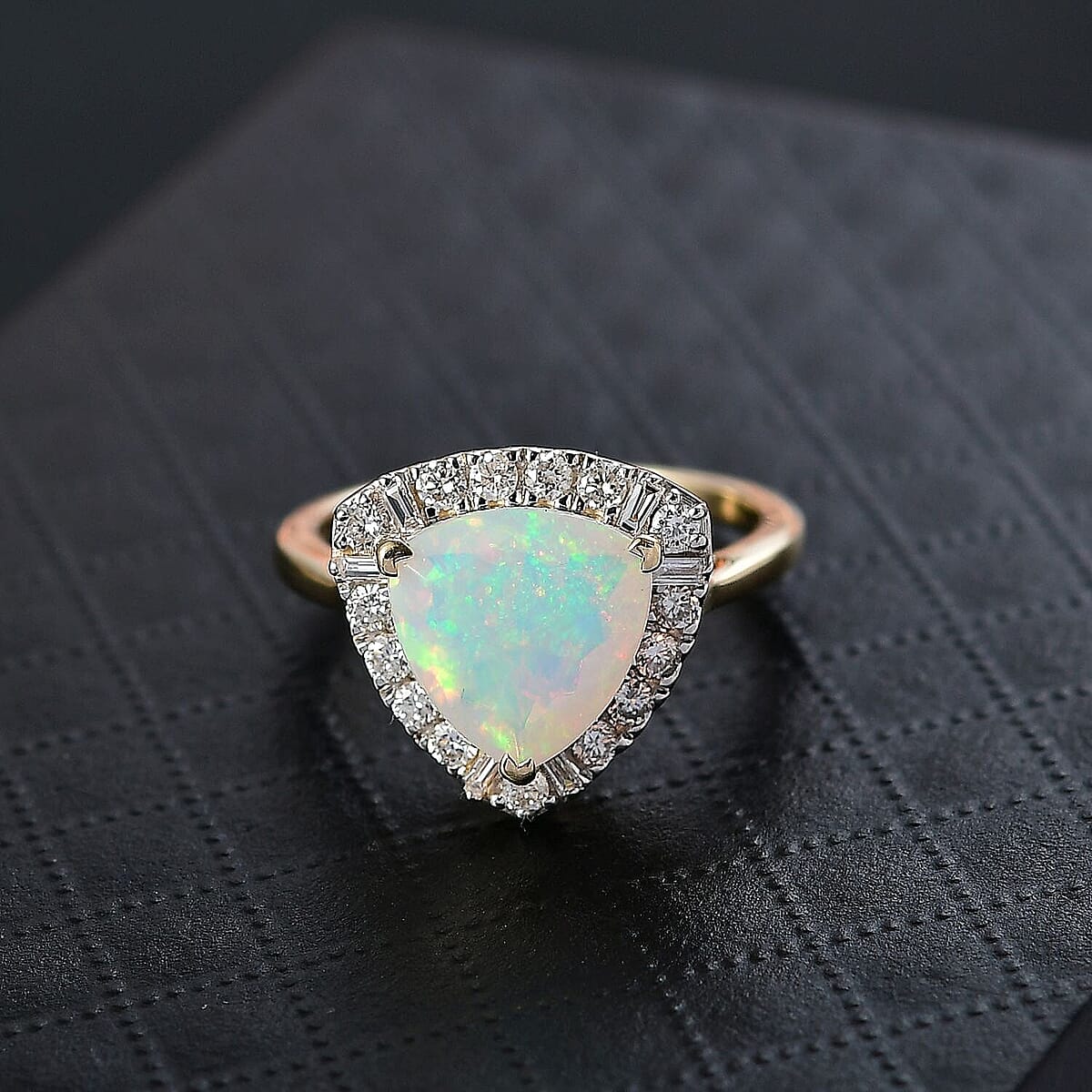 Doorbuster Certified & Appraised 10K Yellow Gold AAA Ethiopian Welo Opal, Luxuriant Diamond (G-H, SI) Ring (Size 5.0) 2.50 ctw image number 1