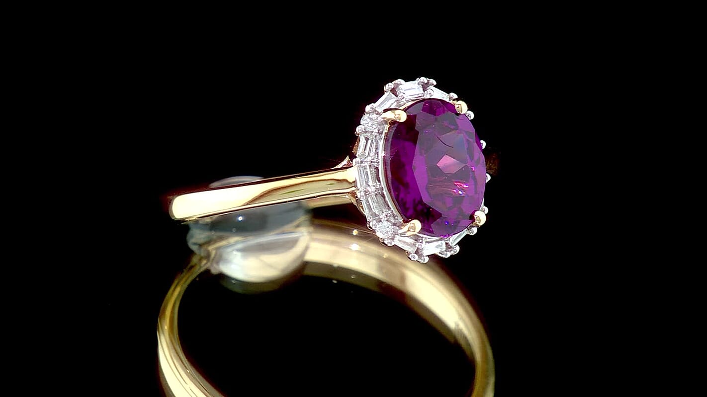 Certified & Appraised AAA Radiant Ember Garnet and G-H I2 Diamond 2.50 ctw Classic Halo Ring in 10K Yellow Gold (Size 10.0)