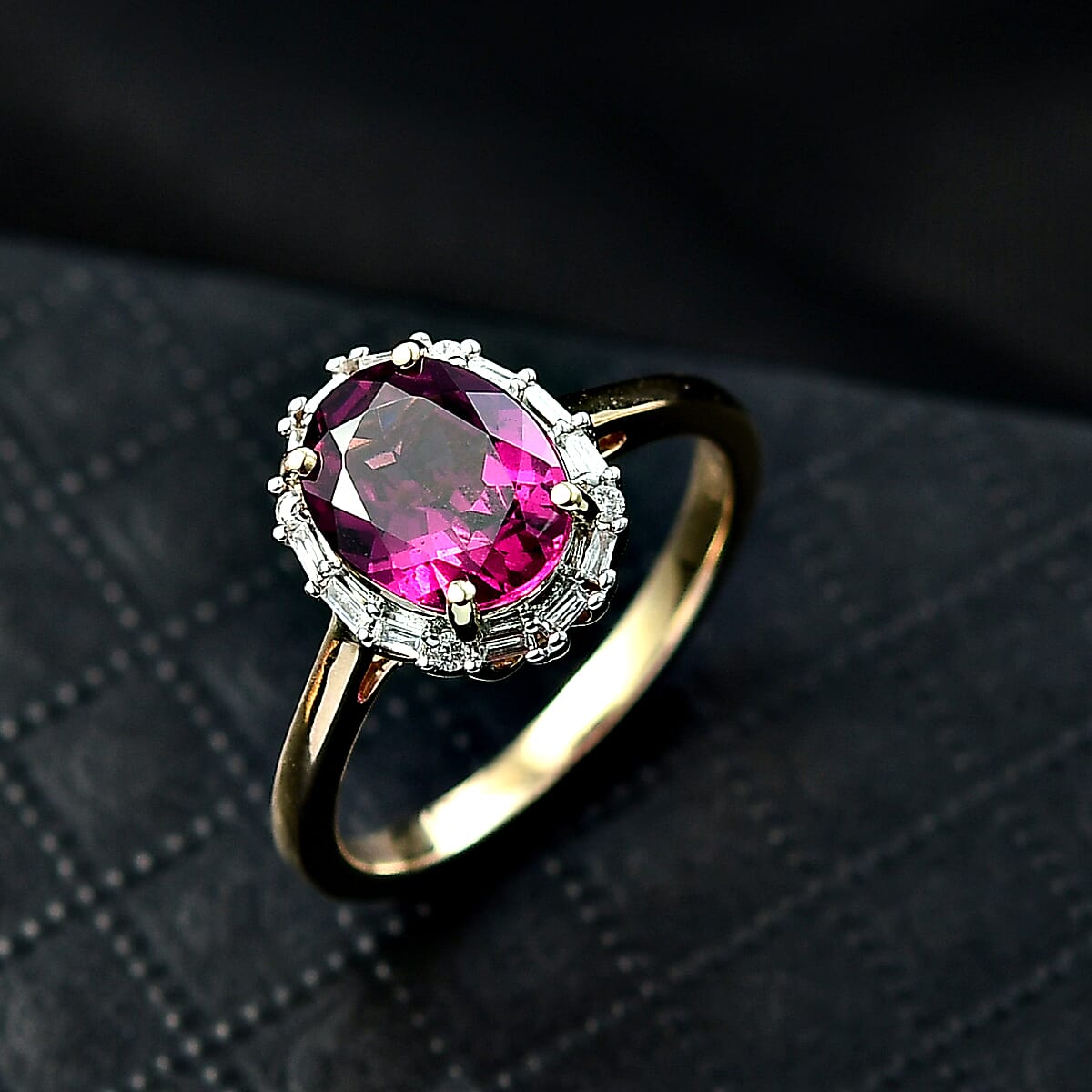 Doorbuster Certified & Appraised Luxoro AAA Radiant Ember Garnet and G-H I2 Diamond 2.50 ctw Classic Halo Ring in 10K Yellow Gold (Size 6.0) image number 1