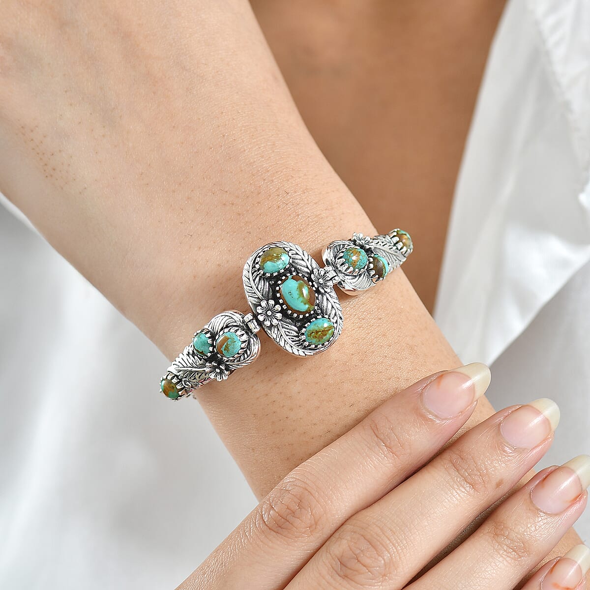 D'Joy Artisan Crafted Premium Royston Turquoise 7.50 ctw Bracelet in Black Oxidised Sterling Silver (7.25 In) image number 2